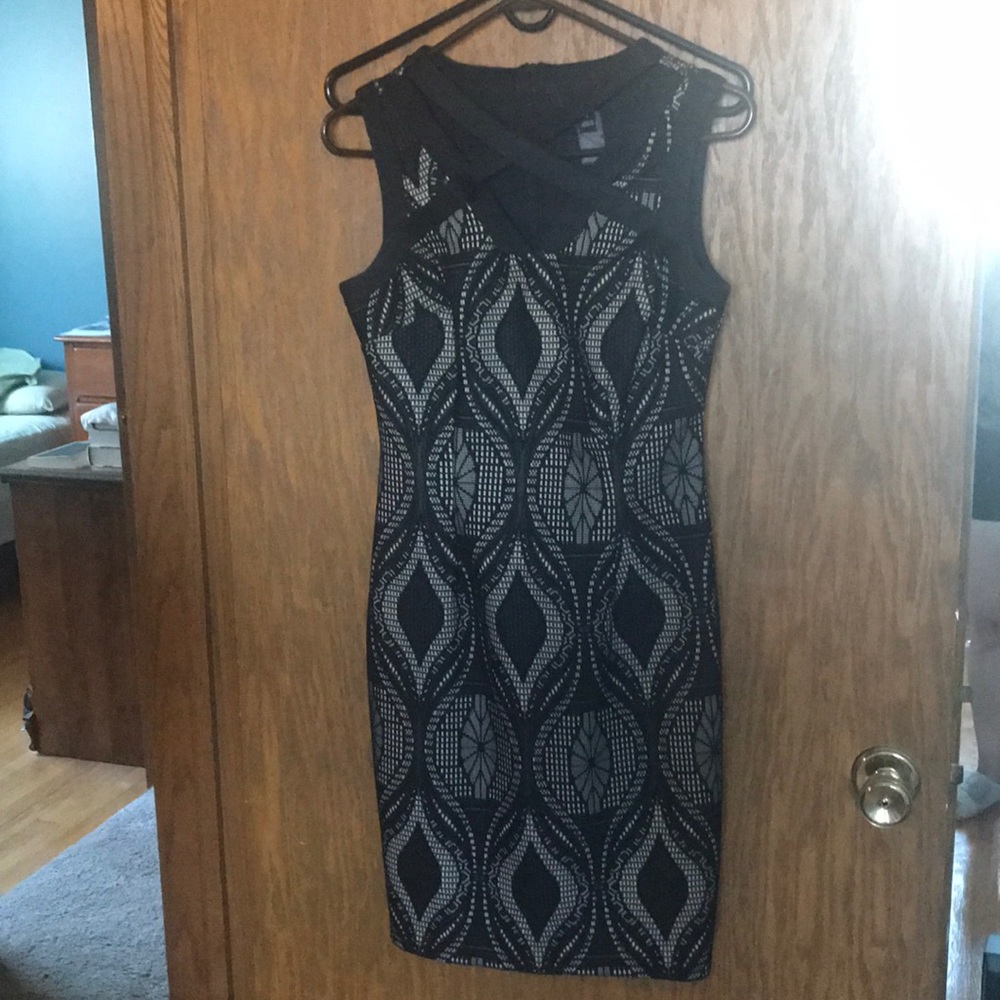 Cross cross lace detail dress